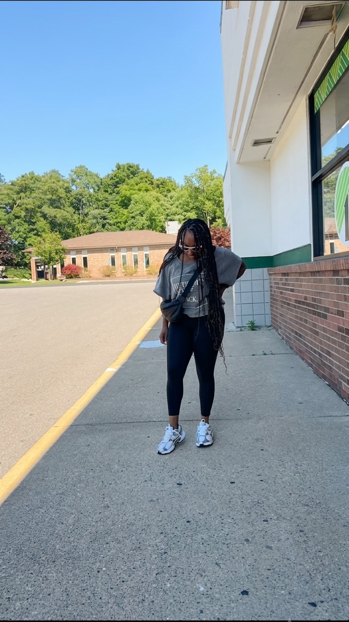 Just a simple #ootd to run errands and be the kids chauffeur on this fine Monday! 
#fashionstyledetroit