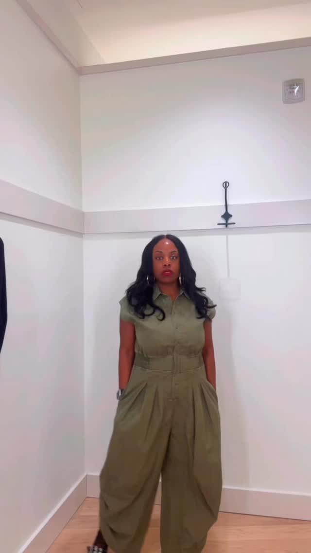 Another episode of Fitting Room Chronicles: when the petite girl actually wins without needing the petite section.
Petite girls… do you buy it when it fits or keep looking?