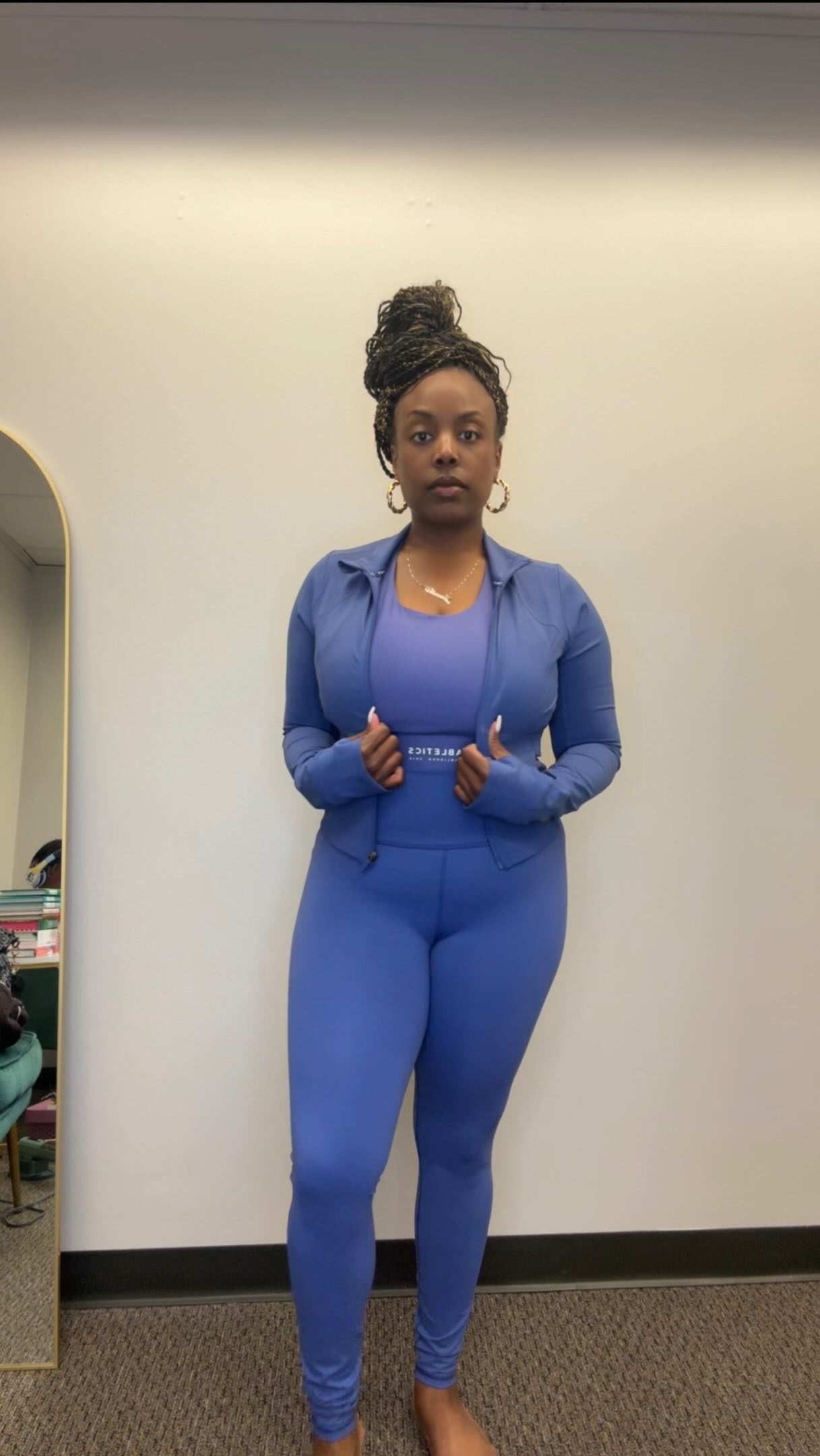 Anybody else love a three-piece set because it takes all the thinking out of getting dressed? Just add shoes and go. That’s my type of getting ready. 

 @Fabletics always has the cutest workout sets 💙💙💙

#fashionstyledetroit  #FableticsPartner