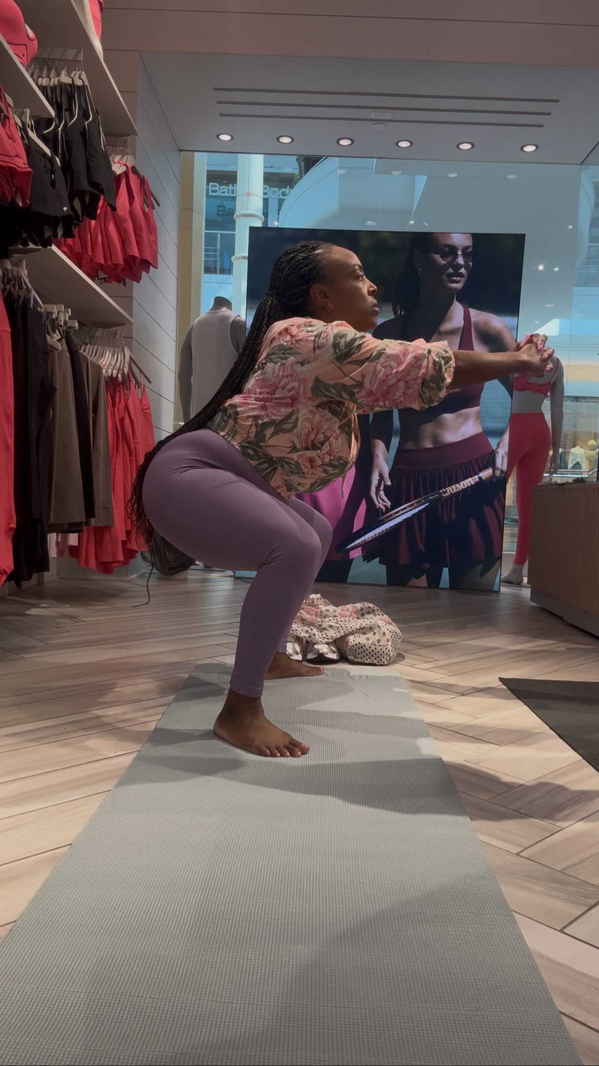 If happiness had a color, it might just be pink. Here’s a little recap from an afternoon filled with movement, community, and good vibes at @fabletics with @detroitfinds313
#fashionstyledetroit