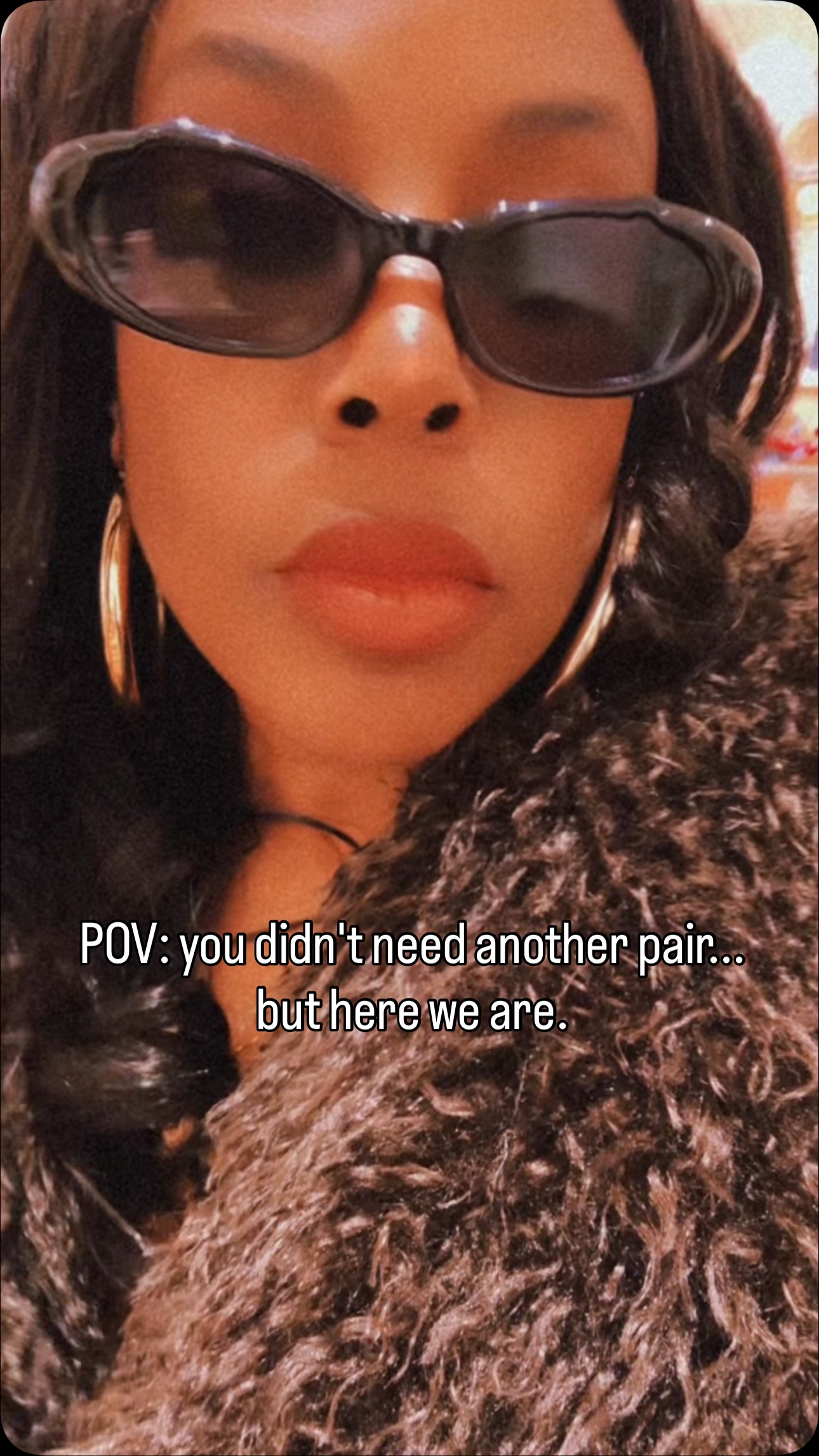 I’m always preaching to the choir about wearing what we already have at home… but accessories? Babyyyyyy, they’re the cheat code. They make everything feel fresh without buying a whole new outfit. Never underestimate the power of the right piece it changes the whole vibe. #fashionstyledetroit #sunglasses #freepeople