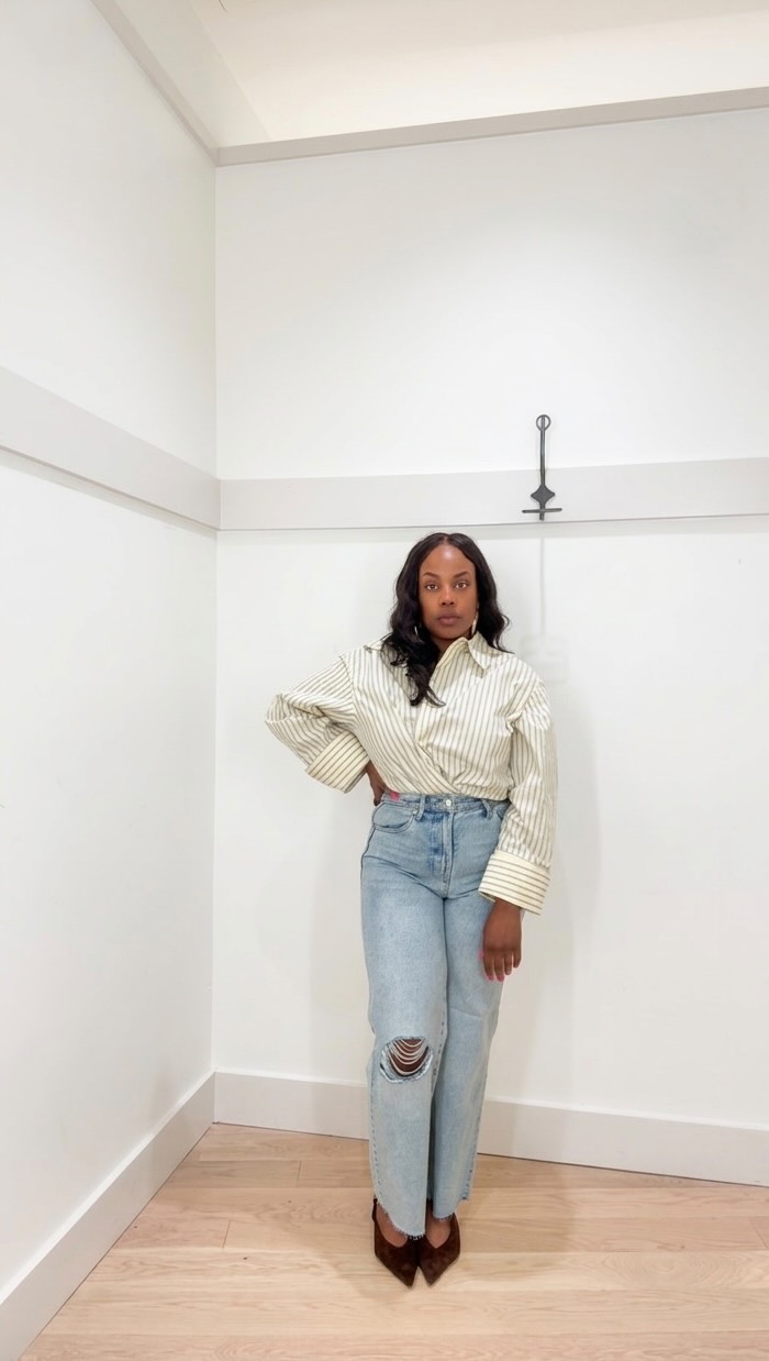 Oversized Stripe shirt by @bykahlana 
these wide leg denim jeans are from @expresss
My chocolate heels are from @hm 
.
**Style Tip*** The oversized top isn’t working against you…tuck it right and it finds your waist. Petite girl approved. #fashionstyledetroit #petite #ootd #outfitcheck