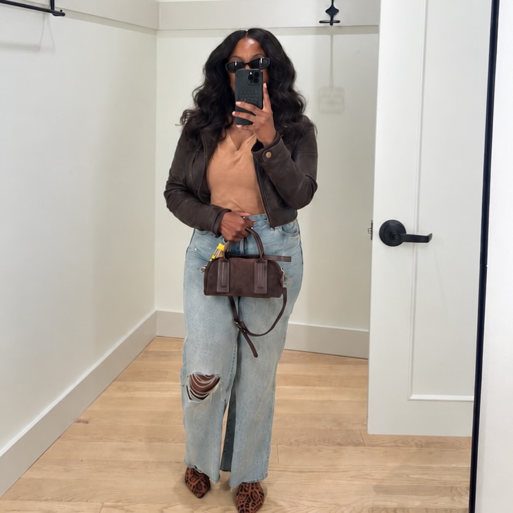 Last selfie of the summer.  I’m not quite ready for fall because that means the cold weather is coming sooner than later…but the fall fashion? Oh, I’m definitely here for that. #fashionstyledetroit