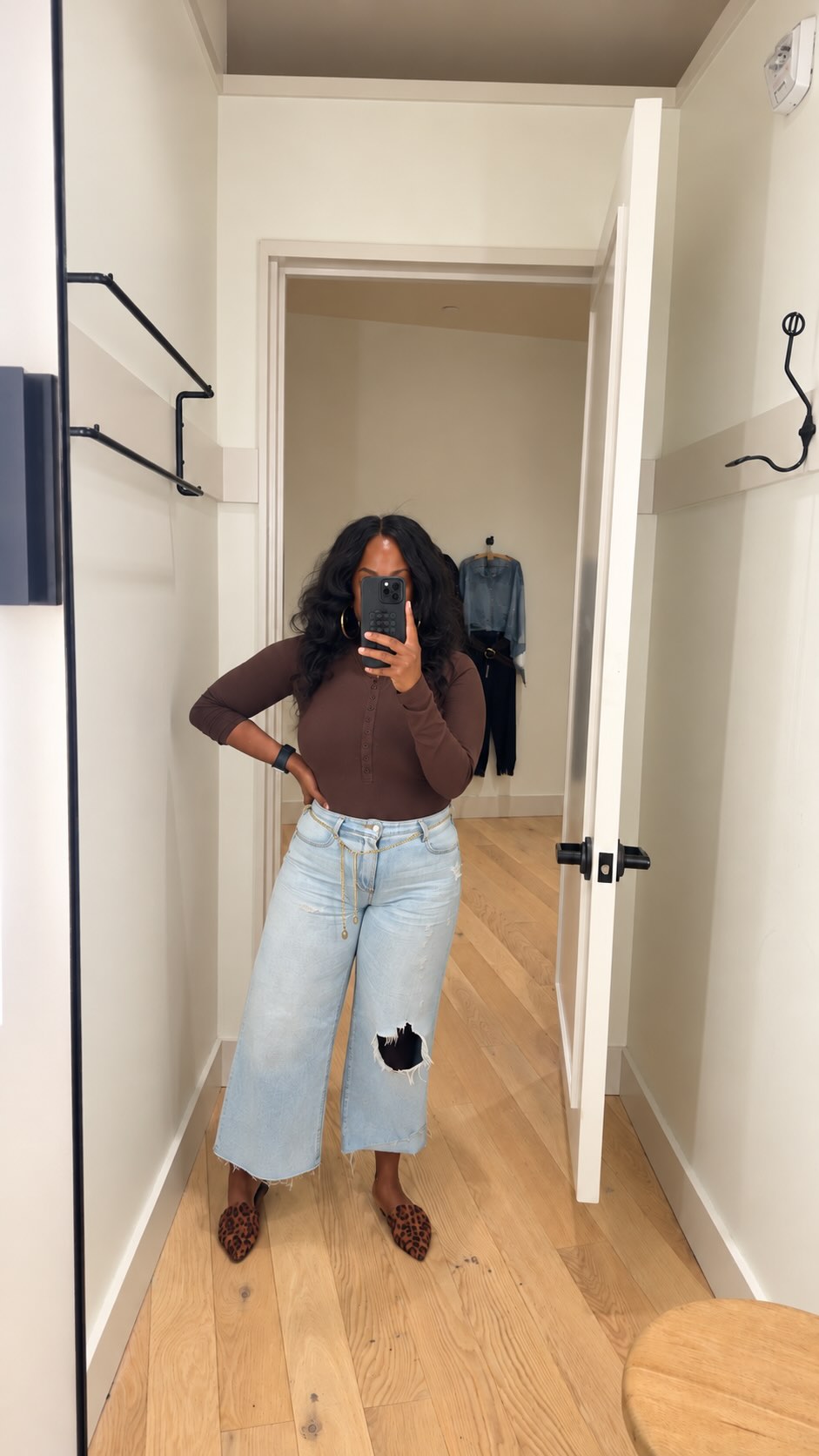 When I first saw these shoes, I thought they were alright, I didn’t know how I felt about the split toe shoes, I didn’t think about them again. But baby when I came across these chocolate brown  suede split toe Mary Jane’s by Jeffrey Campbell, the game changed for me. Now I can’t stop thinking about them. 

#maryjanes #splitoe #jeffreycampbell #petitefashion #detroitcreator