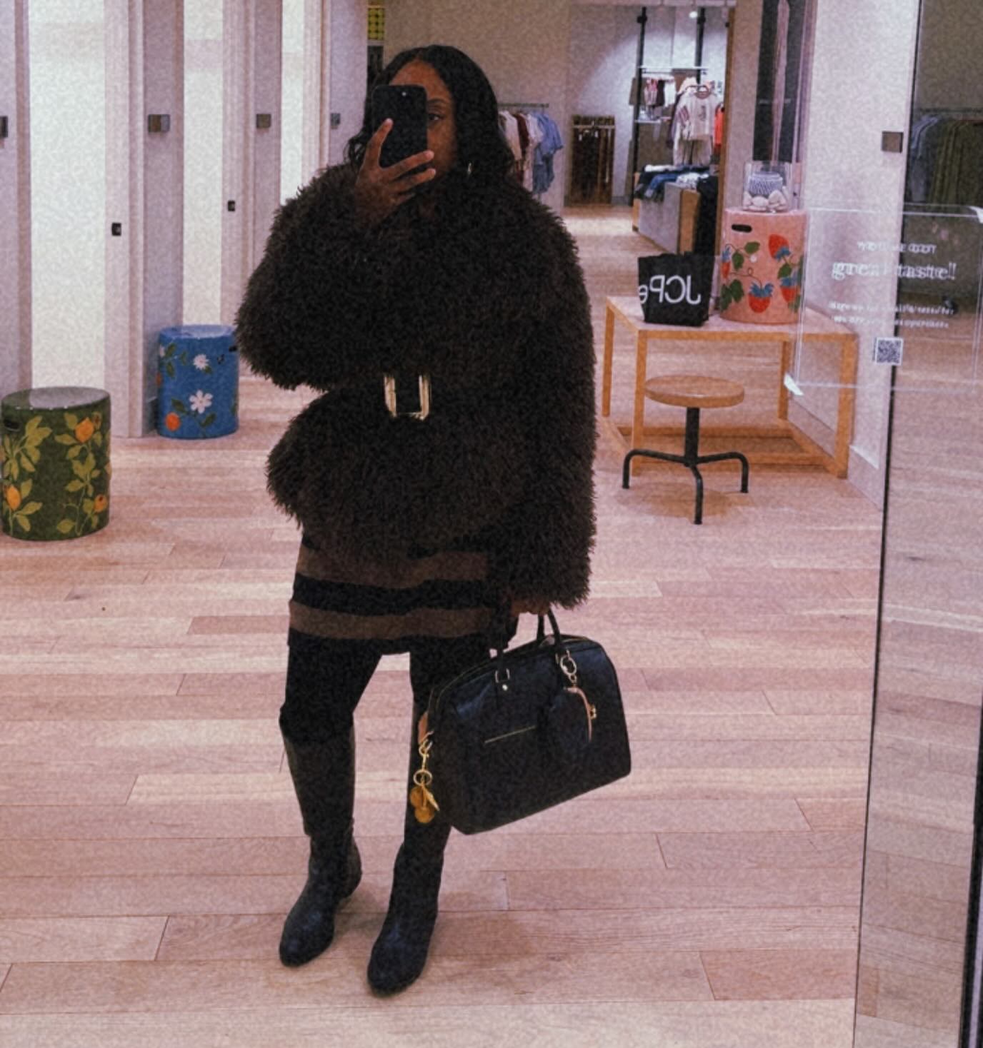 Life’s is unpredictable. My style isn’t. 😘 #
#fashionstyledetroit